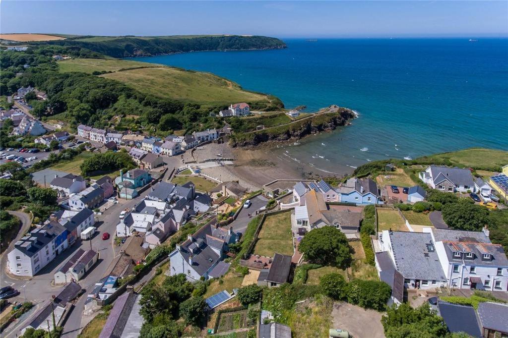 Pendyffryn Manor Bed & Breakfast Little Haven Экстерьер фото