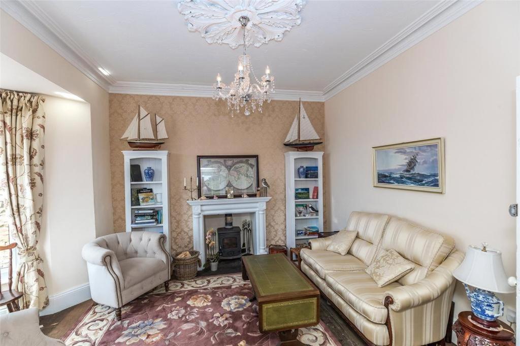 Pendyffryn Manor Bed & Breakfast Little Haven Экстерьер фото